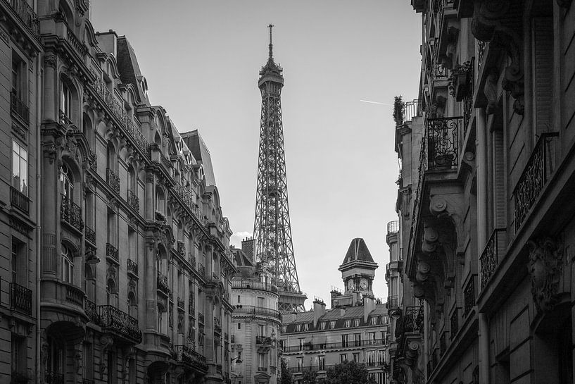 Eiffelturm schwarz-weiß von Claudia van Vulpen Lenssen