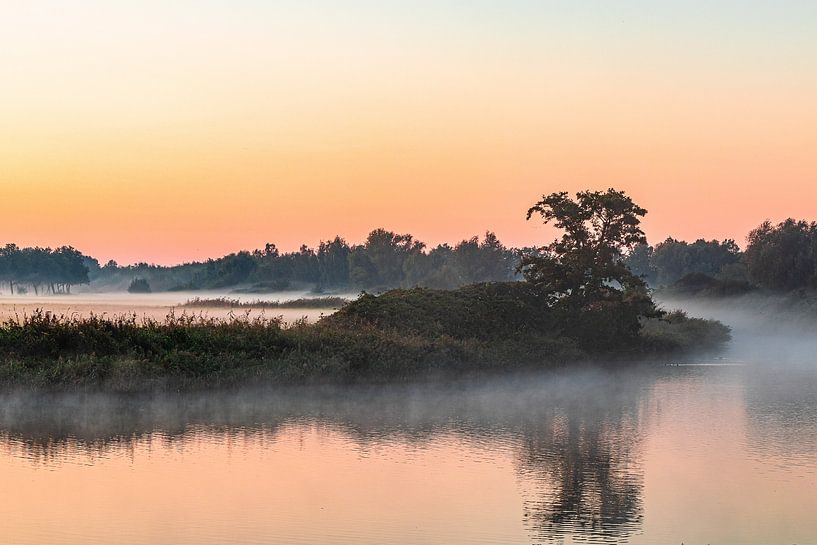 Lever de soleil sur la Braakmankreek à Hook par conny de visser
