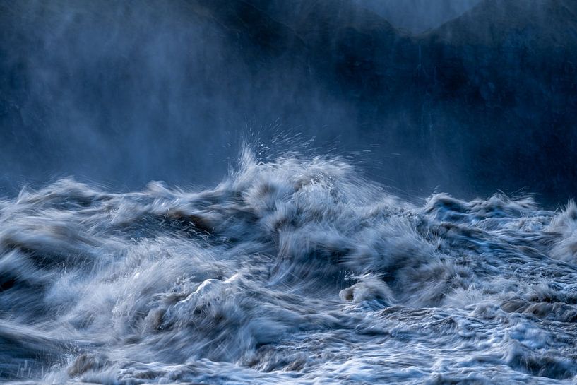 Het wilde water van de Dettifoss van Gerry van Roosmalen