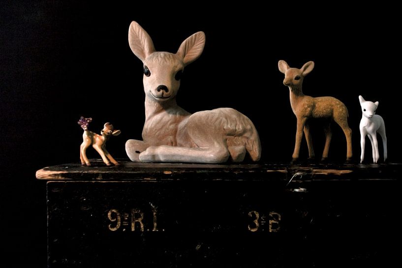 Bild eines Stillebens mit Hirschen. von Therese Brals