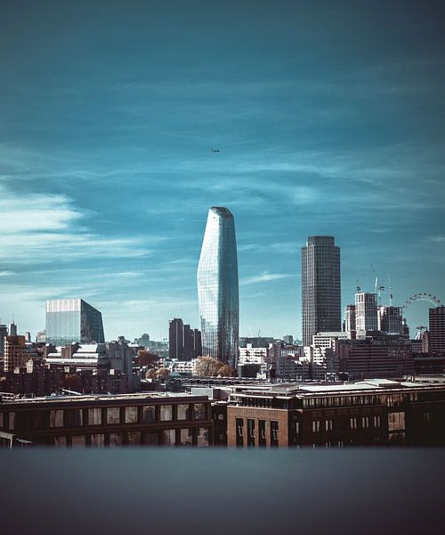London by Hello Pompoyo