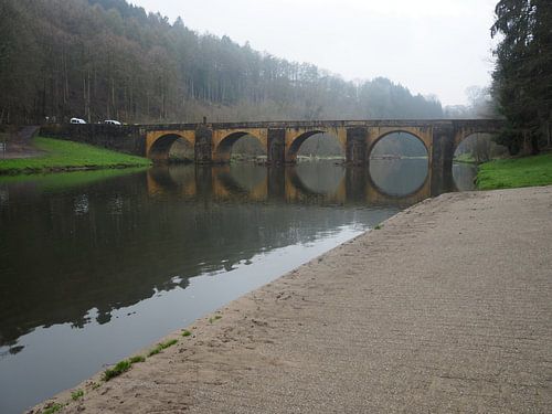 Brug weerspiegeling