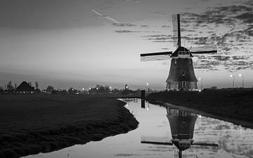 Windmühle Volendam schwarz und weiß von Chris Snoek