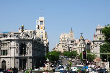 Calle de Alcalá in Madrid van Thomas Poots