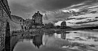 Eilean Don Castle in Dornie Scotland van Peter Bolman thumbnail