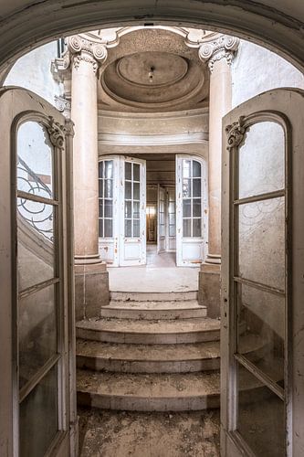 Ingangsportaal van een Oost-Europese villa