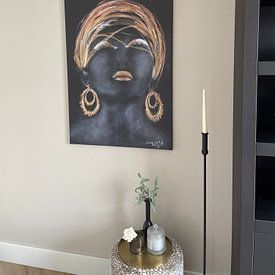 Klantfoto: Afrikaanse vrouw met goud. van Ineke de Rijk, op canvas