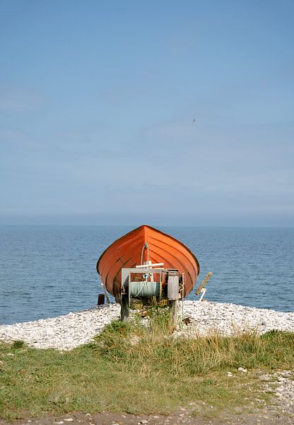 Red boat by Laura Bosch