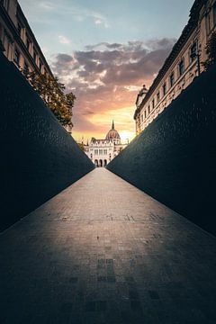 Trianon Memorial, blick aufs parlament Budapest von Fotos by Jan Wehnert