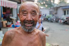 Happy man van Frank Verburg