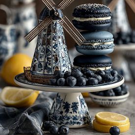 Stillleben im Delfter Blau mit Windmühlen, Macarons, Heidelbeeren und Zitronen von Studio Ypie