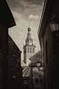 Doorkijkje naar de Stevenskerk Nijmegen in zwart-wit van Maerten Prins thumbnail