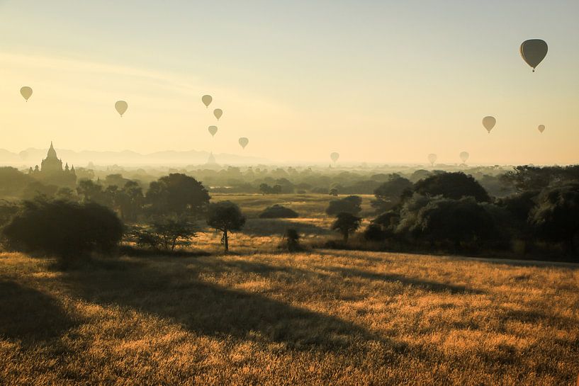 Ein magischer Morgen in Bagan (Myanmar) von Jesper Boot