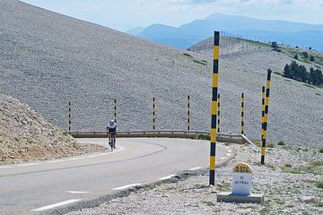 Besteigung des Mont Ventoux durch einen Radfahrer von Gert van Santen