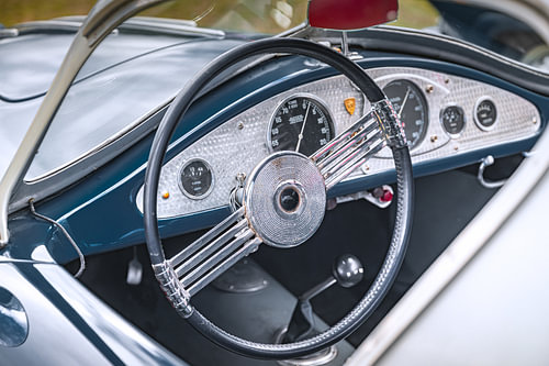 Dashboard van de Fiat 1100 Sport Berlinetta Ala d’Oro klassieke sportwagen
