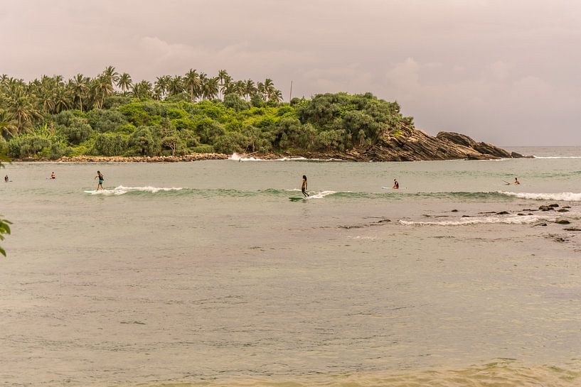 Surfing on the water in Sri Lanka by Nicole Nagtegaal