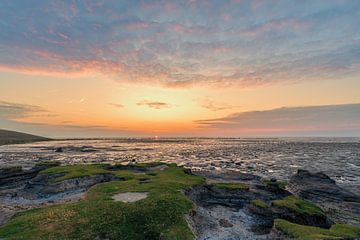 Zonsondergang Wierum Friesland van R Smallenbroek