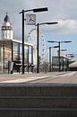 Bij station Harlingen Haven  von Jetty Boterhoek Miniaturansicht