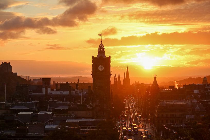 Edinburgh by Hello Pompoyo