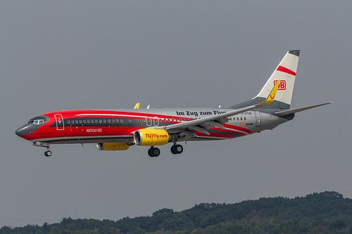 TUI fly Boeing 737-800 with a very nice special livery: Im Zug zus Flug!