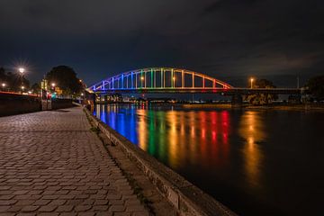 Wilhelminabrug Deventer in regenboogkleuren van Maurice Meerten