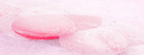 Roze harten op het strand