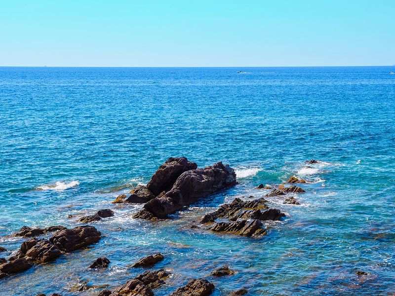 Genoa sea rocks by Mustafa Kurnaz
