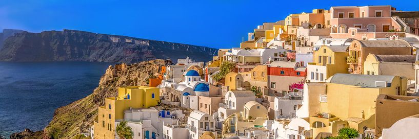 Dorp Oia op het eiland Santorini in Griekenland van Voss Fine Art Fotografie