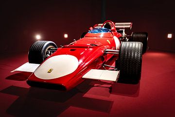 Ferrari Ein-Personen-Rennwagen (Einbeinstativ) in dem berühmten Ferrari-Rot von autofotografie nederland