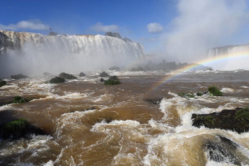 Die Iguazu-Wasserfälle an der Grenze zwischen Brasilien und Argentinien von Rini Kools