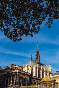 View to the chapel Sainte-Chapelle in Paris, France van Rico Ködder