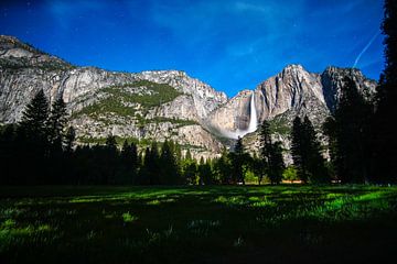 Full moon at Upper Yosemite Waterfall by Leo Schindzielorz