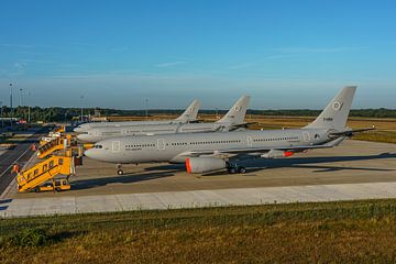 Drie op een rij: Airbus A330 MRTT op Eindhoven. van Jaap van den Berg