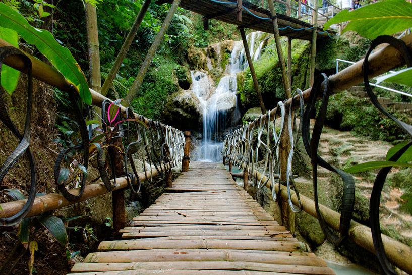 Bamboo bridge to Mudal waterfall by kall3bu