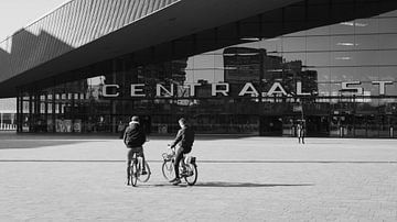 Gare centrale de Rotterdam sur Paul Poot