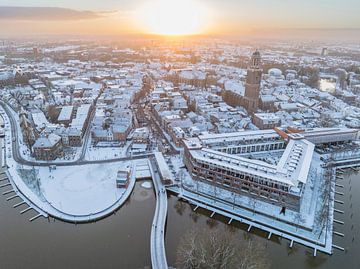 Das Stadtzentrum von Zwolle an einem kalten Wintermorgen von Sjoerd van der Wal Fotografie