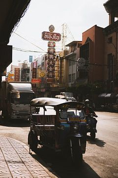 Chinatown Bangkok: Een Levendige Mix van Cultuur en Commercie van Ken Tempelers