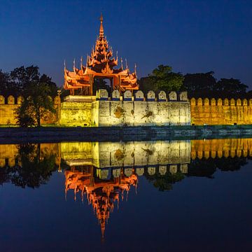 Der Königliche Palast von Mandalay in Myanmar von Roland Brack