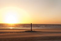 Rustige zonsondergang Noordwijk Nederland
