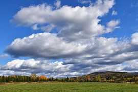 Ein Bauernhof im Herbst von Claude Laprise