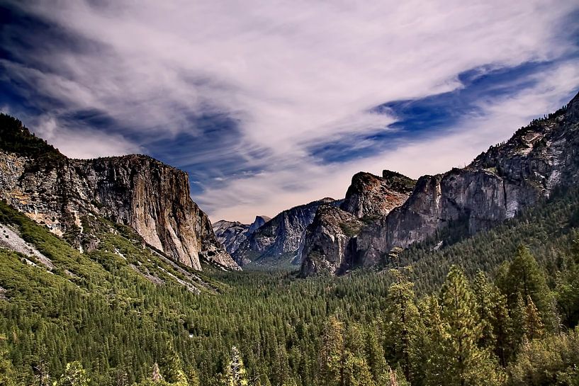 Yosemite Valley by Henk Langerak
