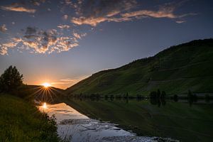 Sonnenuntergang am Moselufer