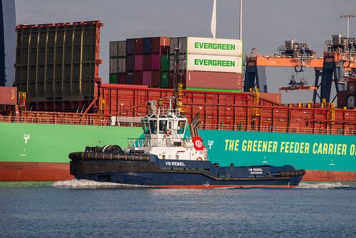 Sleepboot VB Rebel  onderweg!
