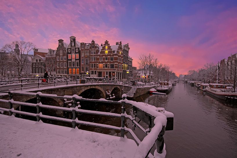 Snowy Amsterdam in the Jordaan in the Netherlands at sunset by Eye on You