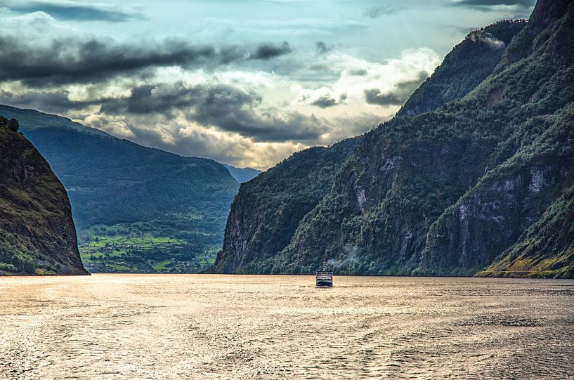 Aurlandsfjord na een flinke bui by Karin Mooren