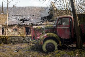 Old Truck by Perry Wiertz