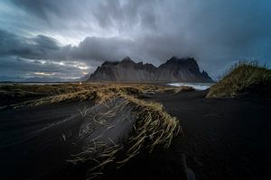 Zonsondergang bij Vestrahorn - IJsland van Roy Poots
