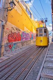 Elevador da Bica - Lisbon by zogorium