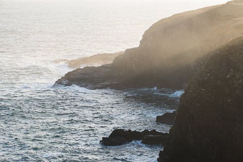 la lumière du soleil sur la côte