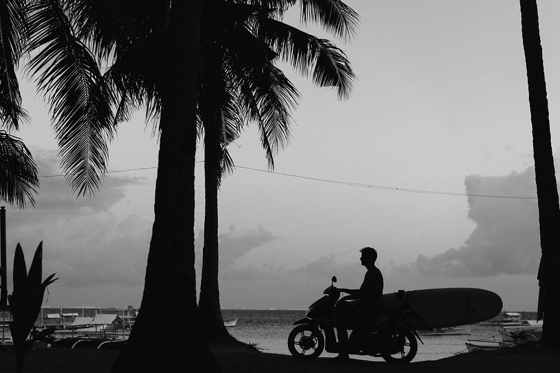 Surfdude in Siargao, Philippines by Wianda Bongen